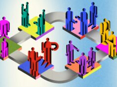 Cómo la desinformación desvirtúa la democracia Una representación abstracta de comunidades conectadas por caminos. Las figuras humanas de colores brillantes, como rosa, verde, azul, rojo y amarillo, están distribuidas en plataformas cuadradas de colores correspondientes. Cada plataforma representa un grupo aislado, mientras los caminos grises simbolizan la conexión entre ellos. El diseño refleja una interacción limitada entre los grupos, destacando la fragmentación social y la formación de silos ideológicos en un contexto digital. El fondo tiene un degradado que va de azul a blanco, sugiriendo un entorno tecnológico o conceptual.