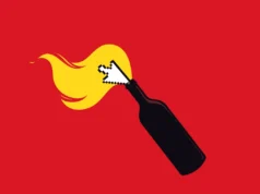Una pequeña minoría de usuarios está distorsionando la percepción de las redes sociales Ilustración conceptual sobre fondo rojo que muestra una botella negra tipo cóctel molotov con una llama amarilla encendida. En lugar de una mecha tradicional, la llama surge de un puntero digital de cursor en forma de mano, simbolizando la toxicidad o el poder destructivo de las redes sociales o del entorno digital.